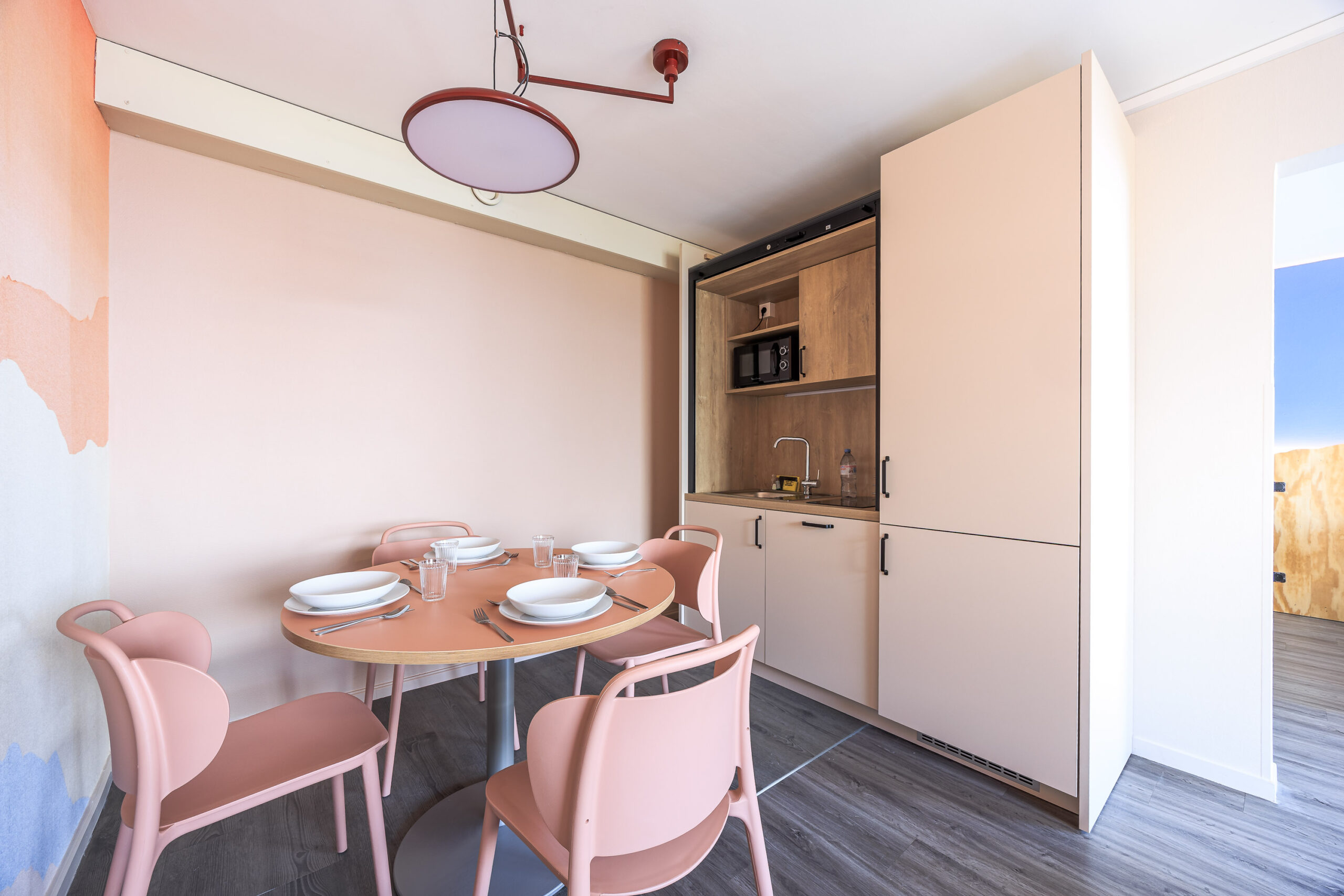 Side Lake Hostel Evian